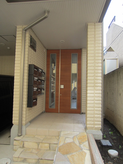 エントランス　★オートロック付きエントランス★