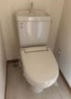 トイレ　別部屋参考写真となります