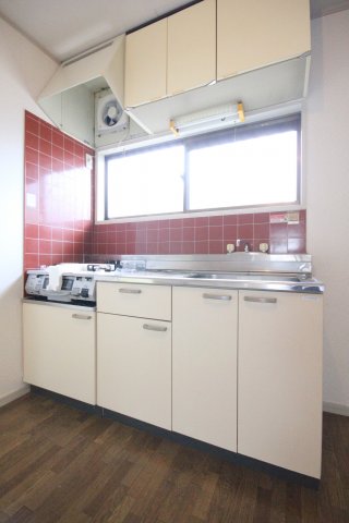 キッチン　※前回募集時の画像です。コンロは撤去予定。