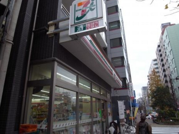 コンビニ　セブン－イレブン中央区新川２丁目店（コンビニ）まで29m