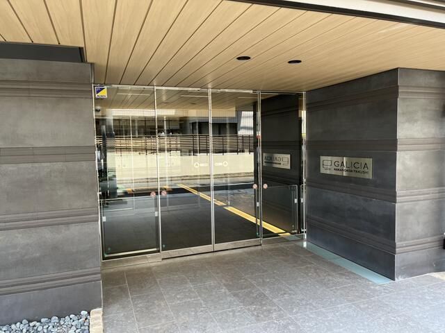 エントランス　参考：同タイプ別号室です