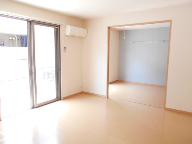 居室・リビング　ＬＤＫ・南側洋室