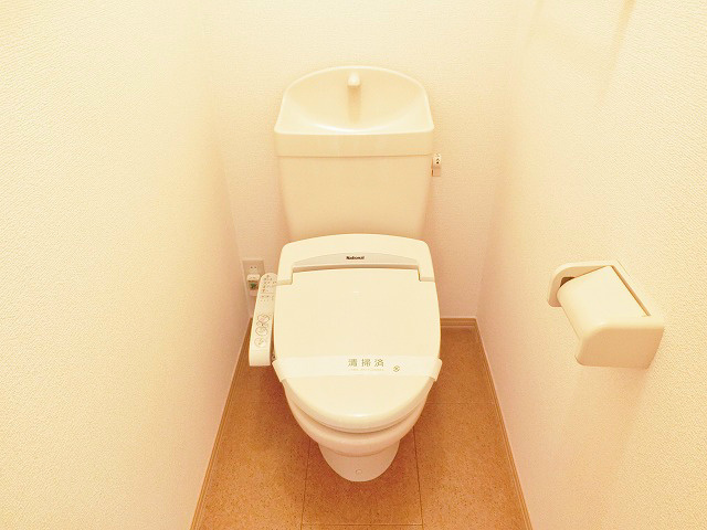 トイレ　ウォシュレット付き