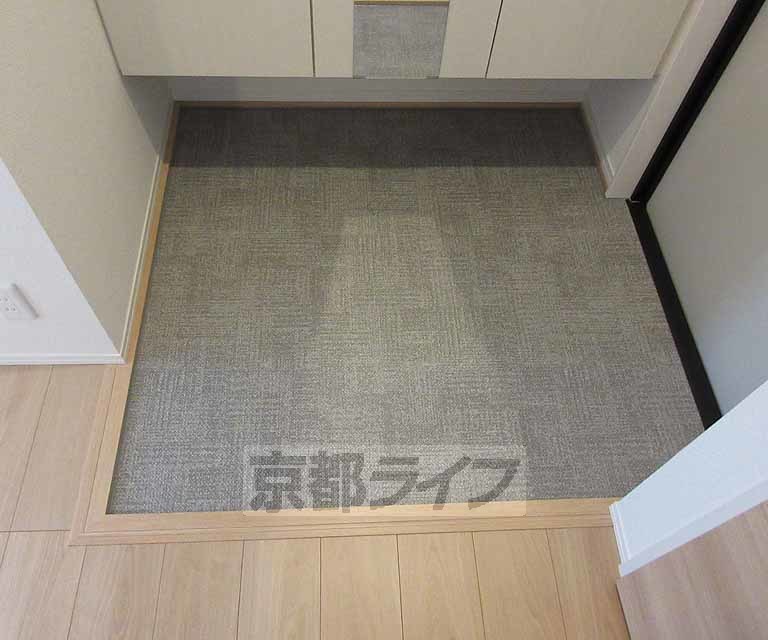 玄関　玄関はコチラです