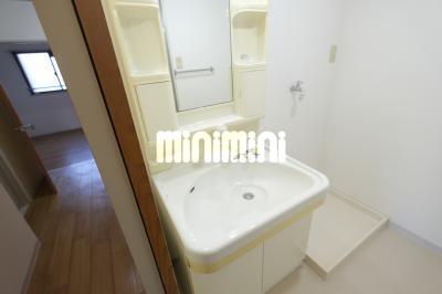 洗面設備　洗髪洗面化粧台です。