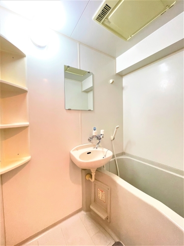 バス・シャワールーム　※別部屋の参考写真です。