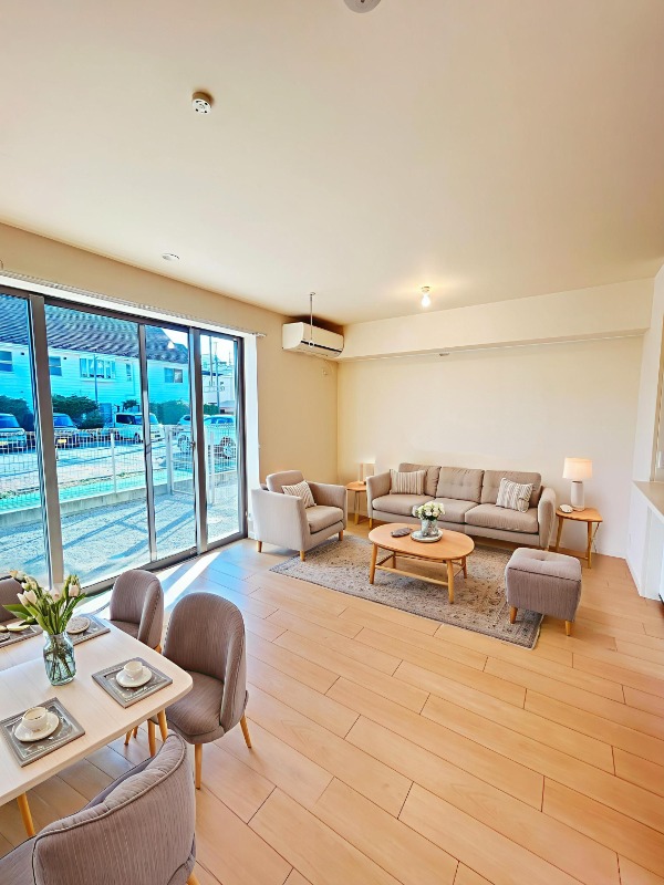 居室・リビング　ＣＧ画像の為実際は家具・家電の設置無し。