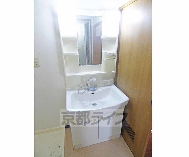 洗面設備　洗面台です。