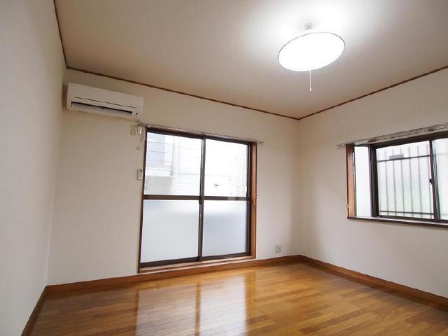 居室・リビング　小窓はありません。参考写真。