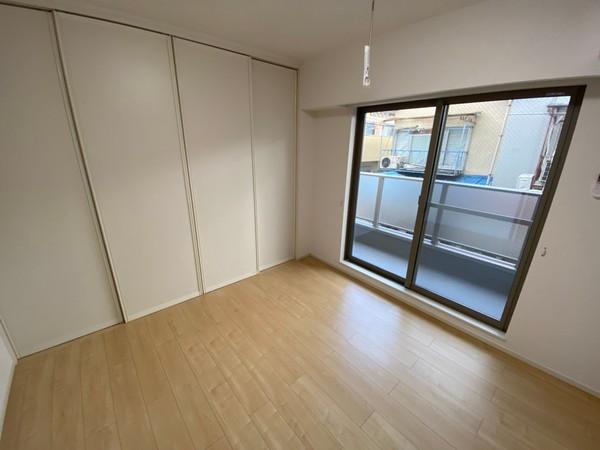 居室・リビング　当部屋は反転タイプ