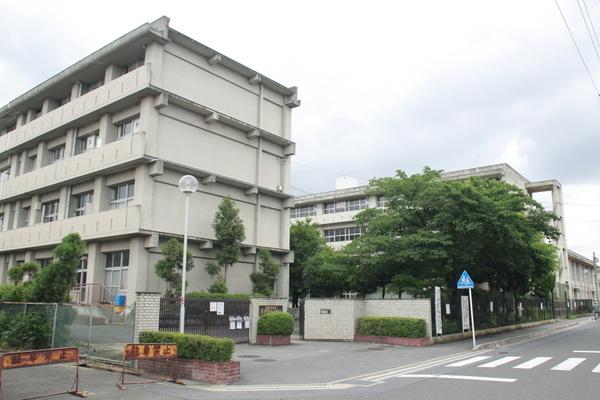 小学校　長岡京市立長岡第六小学校（小学校）まで460m