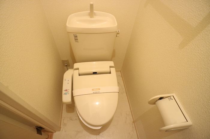 トイレ　温水洗浄暖房便座