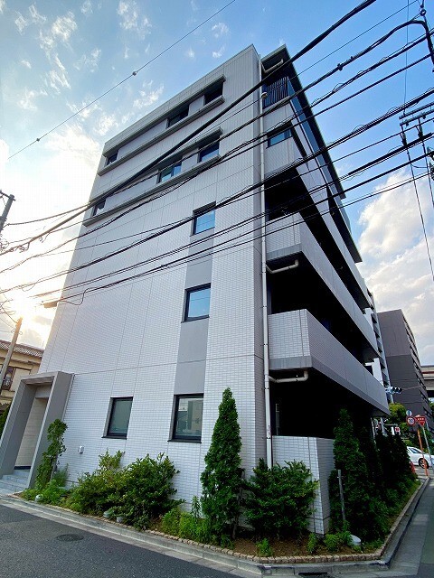 建物外観　オートロック・防犯カメラ付