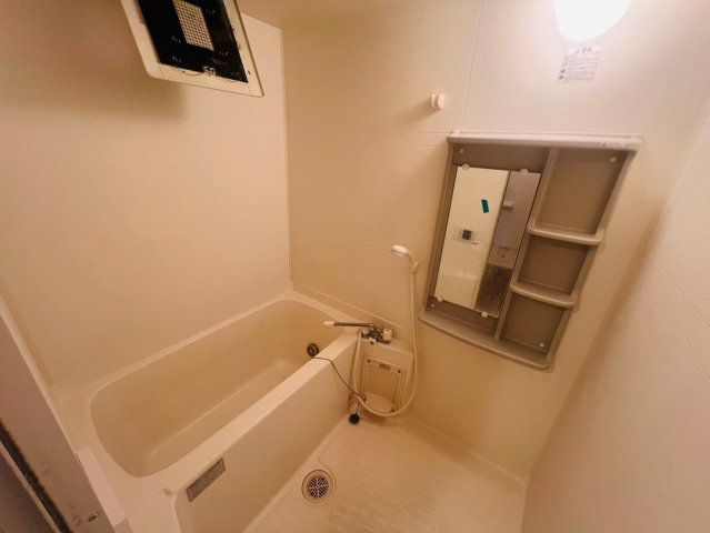 バス・シャワールーム　※室内画像は別号室のもの