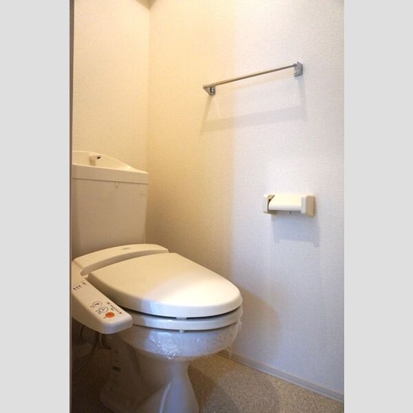 トイレ　温水洗浄暖房便座