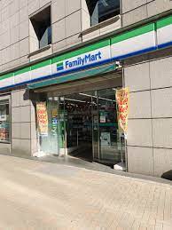 コンビニ　ファミリーマート 初台交差点前店（コンビニ）まで234m