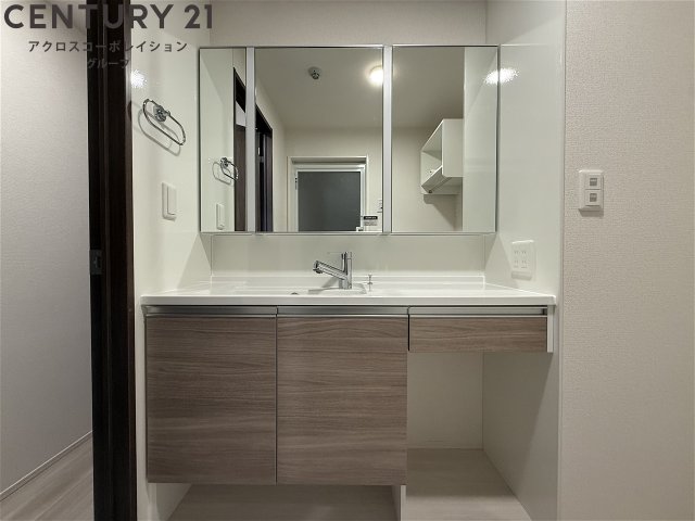 洗面設備　洗髪洗面化粧台付き♪