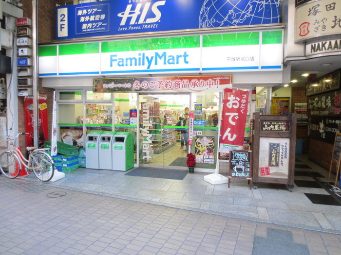 コンビニ　ファミリーマート（コンビニ）まで527m