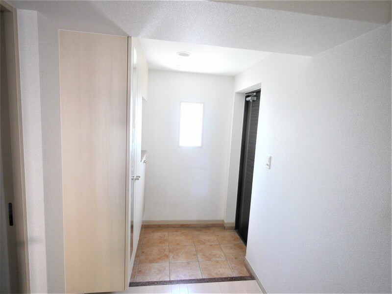 玄関　ベルメゾン高取グラース