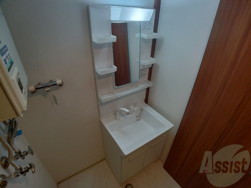 洗面設備　こちらに洗面台があります。朝の洗顔はこちらで。