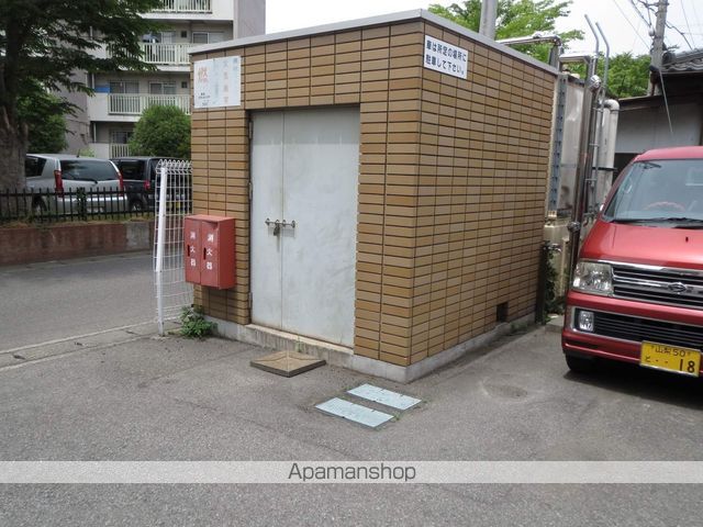 コンビニ　セブンイレブン（コンビニ）まで1748m