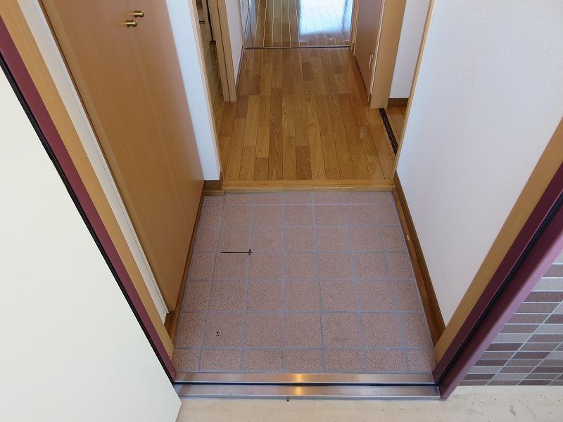 玄関　※参考として他のお部屋の写真