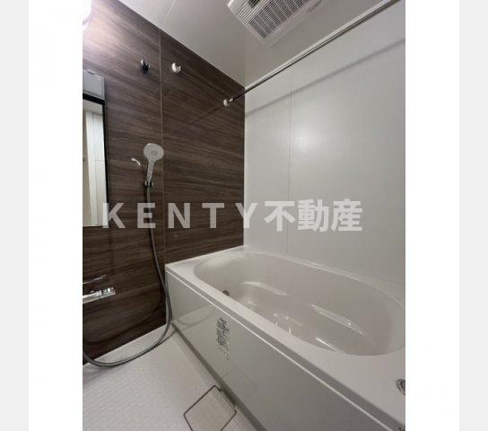 バス・シャワールーム　コンパクトで使いやすいお風呂です