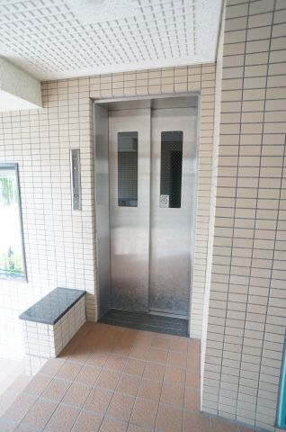 その他共有部分　エレベーター付きのマンションです