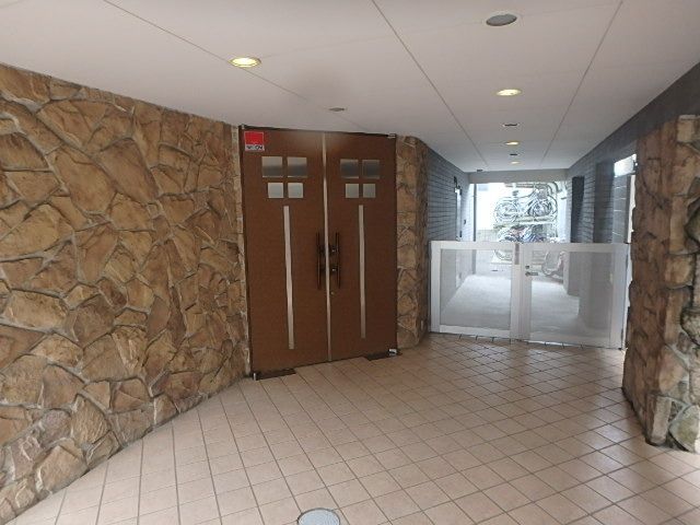 エントランス　エトランス