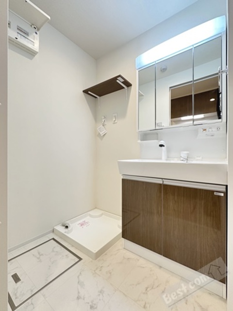 洗面設備　同施工会社の同仕様です。