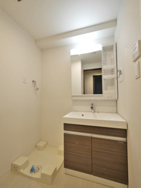 洗面設備　独立洗面台で身支度をすべて済ませてしまいましょう