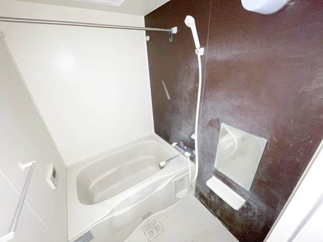 バス・シャワールーム　清潔感のあるお風呂です♪