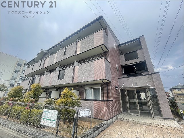 建物外観　敷地内に駐車場があります！