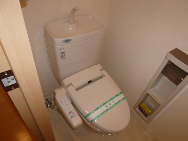 トイレ　シャワー付き暖房便座