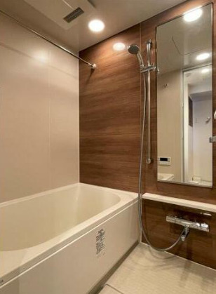 バス・シャワールーム　同タイプ住戸参照