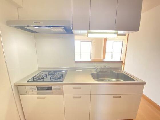 キッチン　※別号室の写真です。現況優先となります。