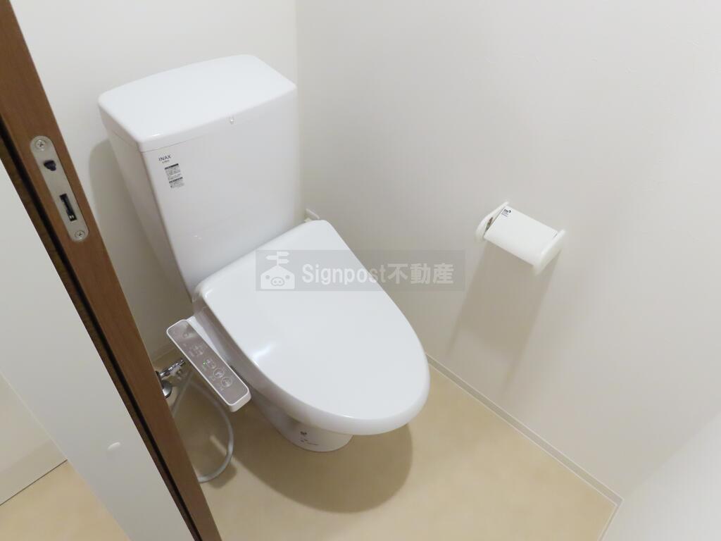 トイレ　温水洗浄便座付