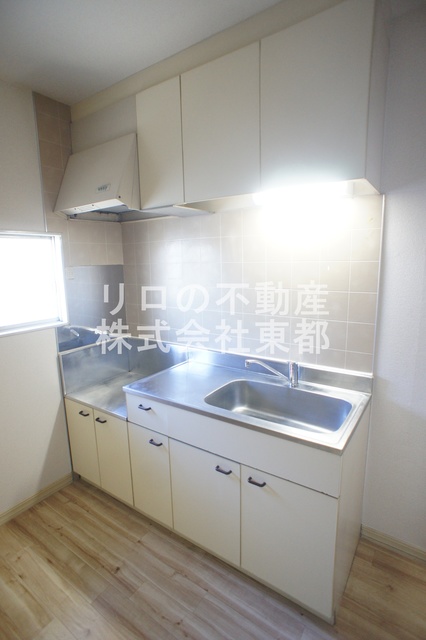 キッチン　上下収納豊富・調理スペースあり！使い勝手の良いキッチンです♪