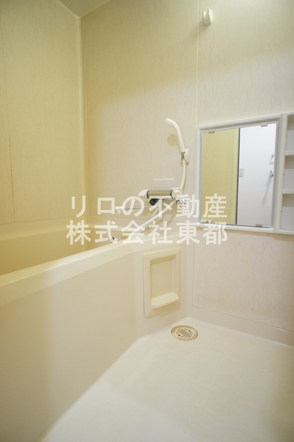 バス・シャワールーム　バストイレ別！湯船につかることで日頃の疲れを癒せます♪