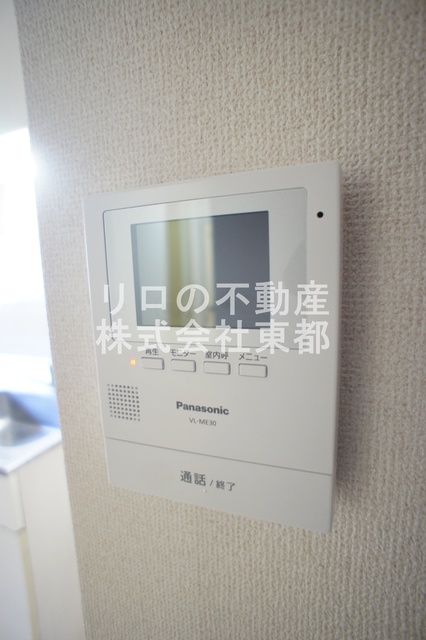 セキュリティ　来訪者の姿を確認できるＴＶモニター付インターホン設置済です！