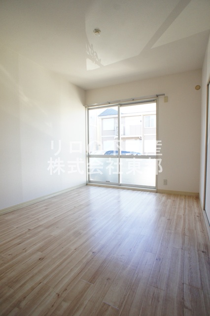 居室・リビング　明るい雰囲気で暮らしやすい！優しい質感の室内がオススメ☆