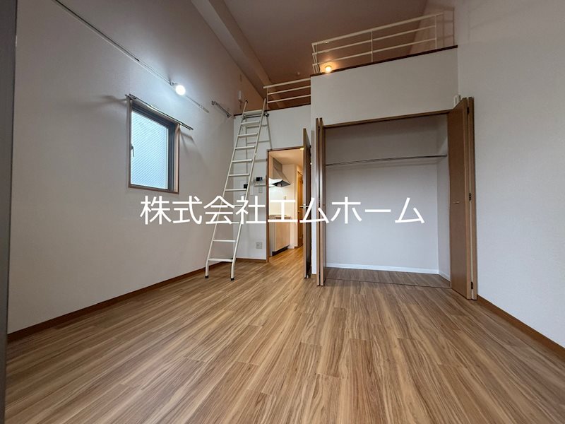 居室・リビング　洋室7.2帖　ロフト7.6帖（収納としても使えます）