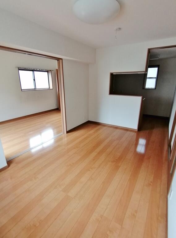 居室・リビング　9.3帖DK　　エアコン1基