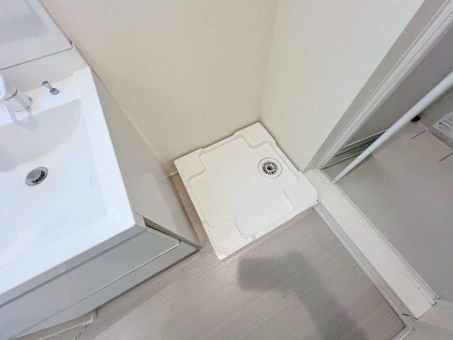 その他設備　室内に洗濯機置場があれば雨の日でも濡れる心配がございませんね