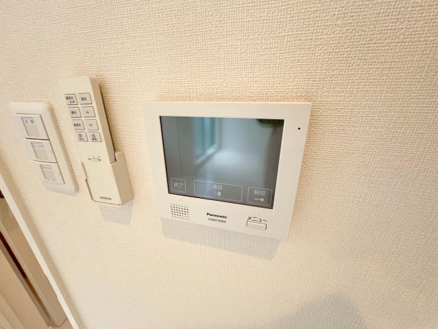 セキュリティ　TVモニターホンで来客が誰か確認してから開けて下さいね