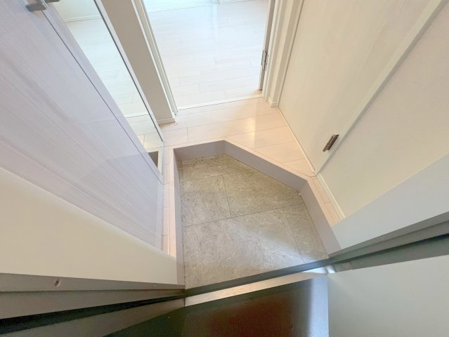 玄関　素敵な玄関は毎朝あなたを元気に送りだしてくれますよ。