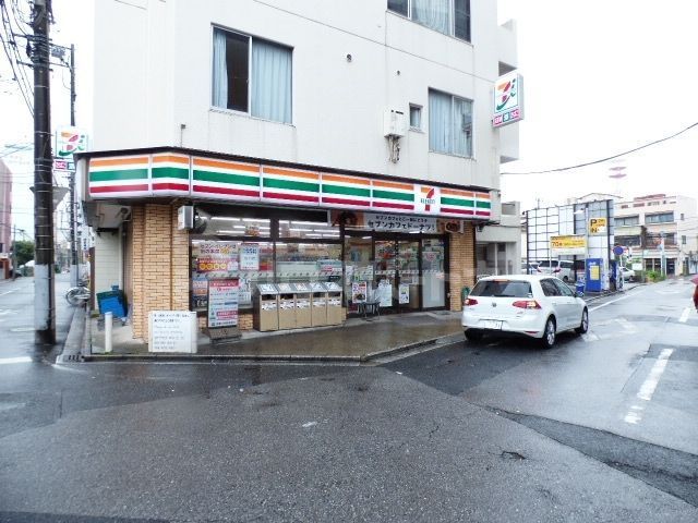 コンビニ　セブンイレブン栄町（コンビニ）まで140m