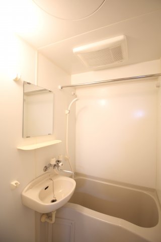 バス・シャワールーム　別タイプ参考写真　スカイコート巣鴨　北区滝野川５