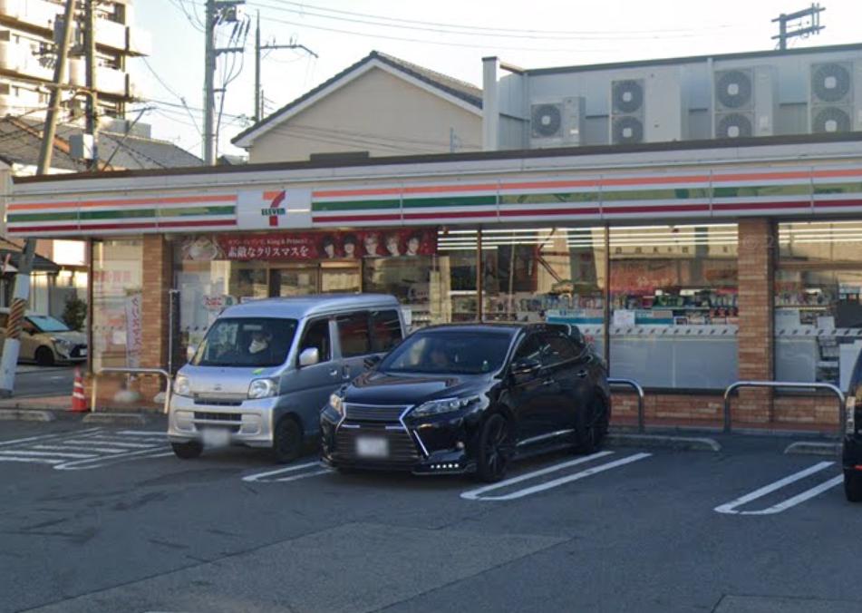 コンビニ　セブンイレブン 柏原国分本町店（コンビニ）まで589m