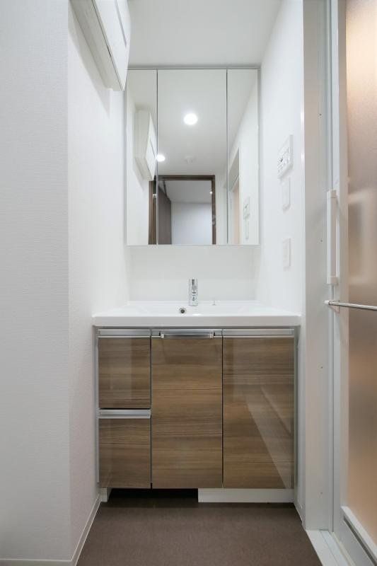 居室・リビング　玄関